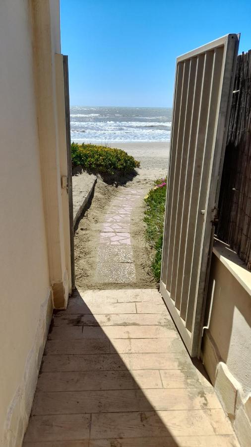 Casina Sulla Sabbia Apartamento Torvaianica Exterior foto